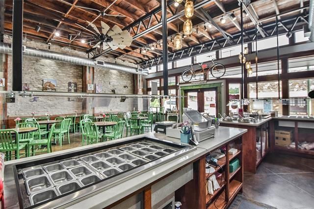 105 W Pearl St, Granbury, TX 76048